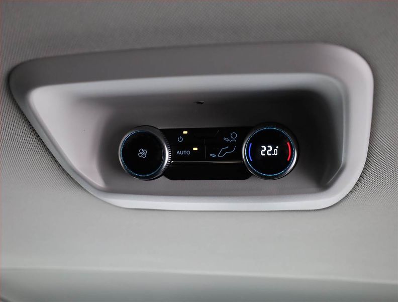 Ford Tourneo Custom (2025) Active 2.0 EcoBlue AWD, ČR - fotka 17 z 21