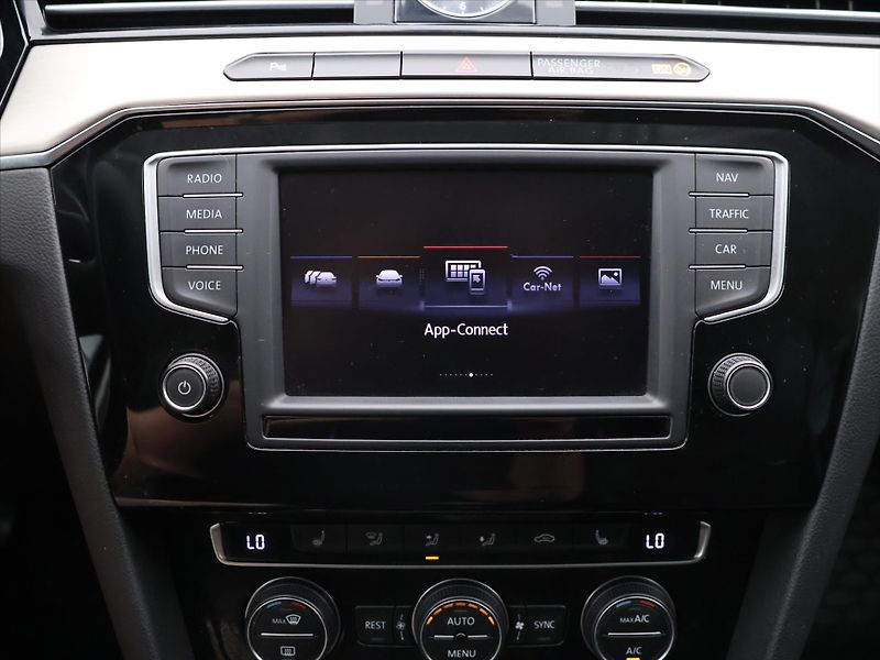 Volkswagen Passat 2,0 TDI 110 kW 4Motion Highlin - fotka 16 z 25