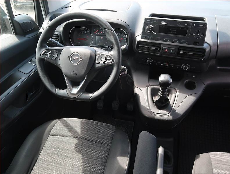 Opel Combo (2019) Enjoy 1.2 Turbo, 5Míst, ČR - fotka 7 z 13