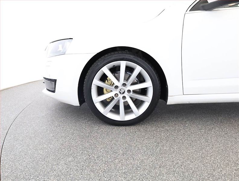 Škoda Octavia (2013) 1.6 TDI, Automat, Serv.kniha - fotka 21 z 21