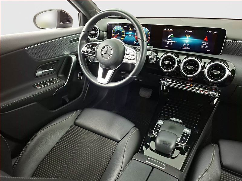 Mercedes-Benz Třídy A (2020) A 200 - fotka 7 z 22