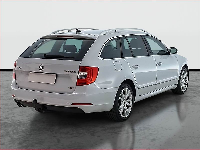 Škoda Superb (2014) 2.0 TDI, 4X4, Kůže, Bi-Xenony - fotka 5 z 17