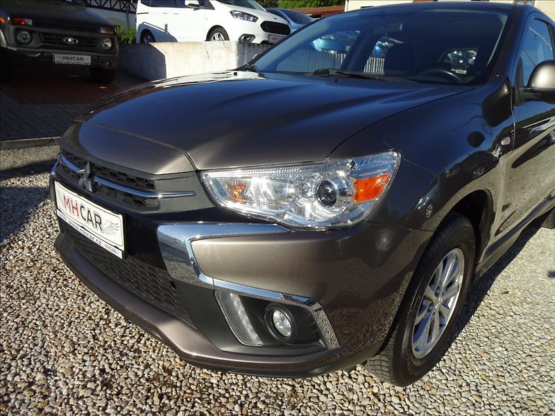 Mitsubishi ASX 1,6 i 85kW - fotka 12 z 52