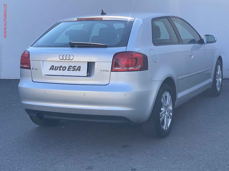 Audi A3 (2011) 1.2 TFSi, Attraction, výhřev - fotka 4 z 17