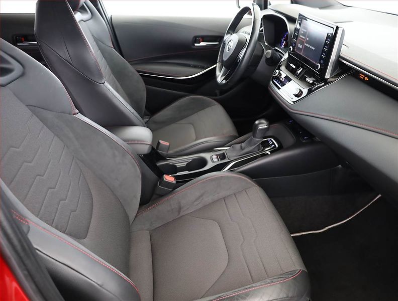 Toyota Corolla (2020) 1.8 Hybrid - fotka 7 z 17