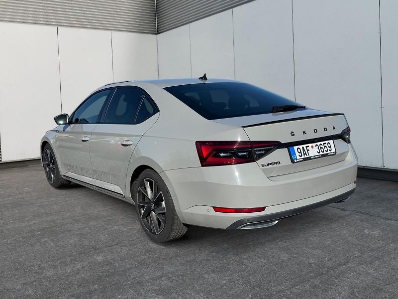 Škoda Superb (2022) SPORTLINE 1.5TSI 110kW DSG TAŽ - fotka 4 z 11