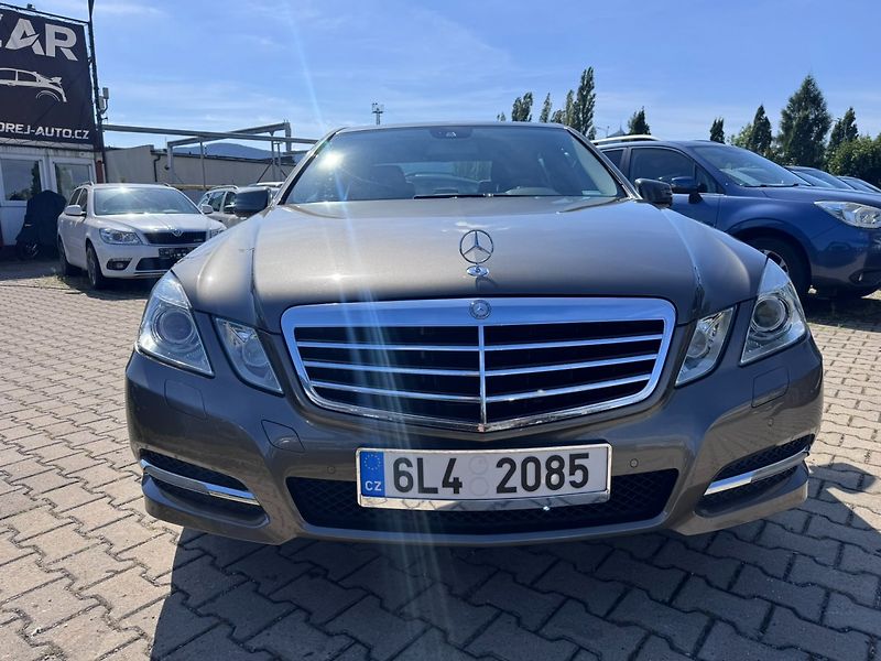 Mercedes-Benz Třídy E (2010) 200 CGI 1,8 135 KW AVANTGARDE - fotka 8 z 50