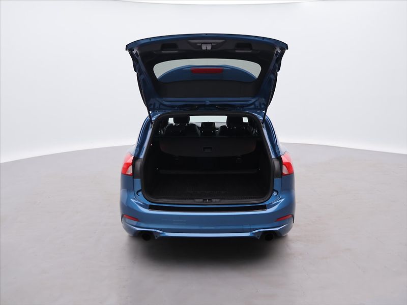 Ford Focus 2,3 ST 206kW Panorama - fotka 9 z 31