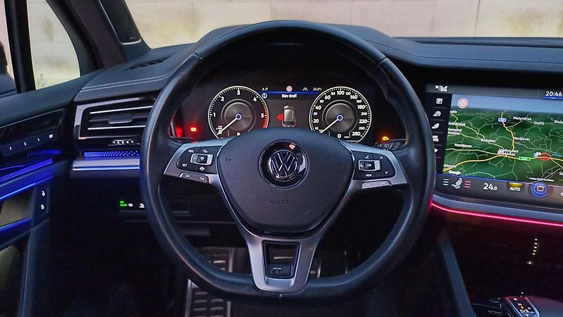 Volkswagen Touareg R-LINE TDI 210kW-ČR-NEHAV-DPH- - fotka 18 z 39