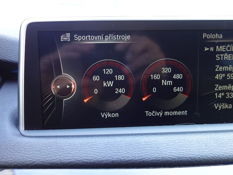 BMW X5 (2014) 4.0D*XD*M-PAKET*WEBASTO*1M*CZ! - fotka 32 z 50