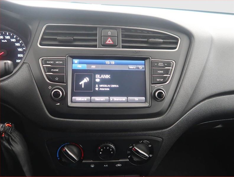 Hyundai i20 (2019) 1.2, Tempomat, Park. senzory - fotka 12 z 14