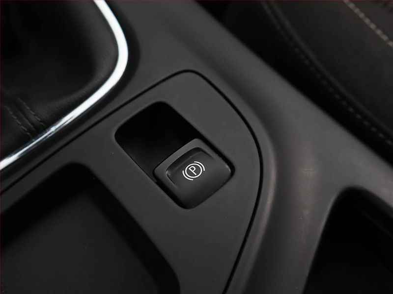 Peugeot 2008 (2021) Allure 1.2 PureTech, Automat - fotka 23 z 23