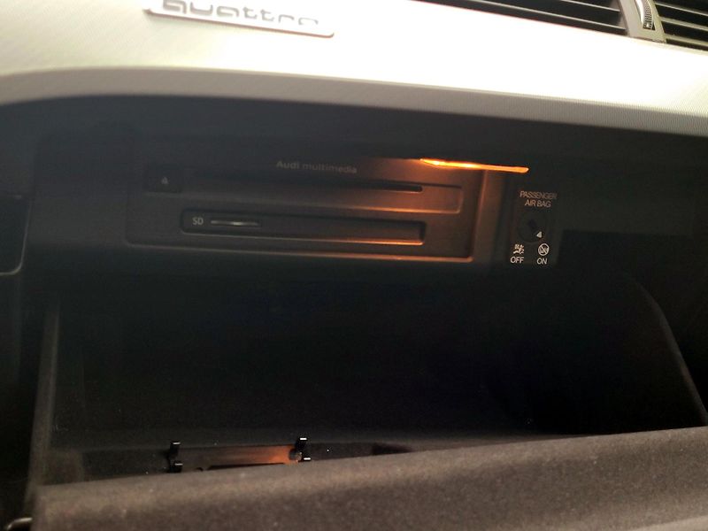 Audi A4 TDi S-tron 140kW Quattro,CZ    - fotka 42 z 53