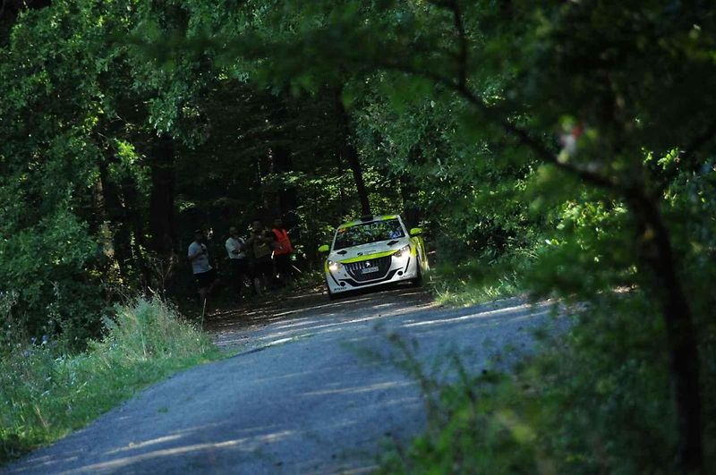 V rámci přípravy na víkendový 53. ročník Barum Czech Rally Zlín absolvovala třicítka pilotů úterní test na trati Ludkovice - Biskupice.