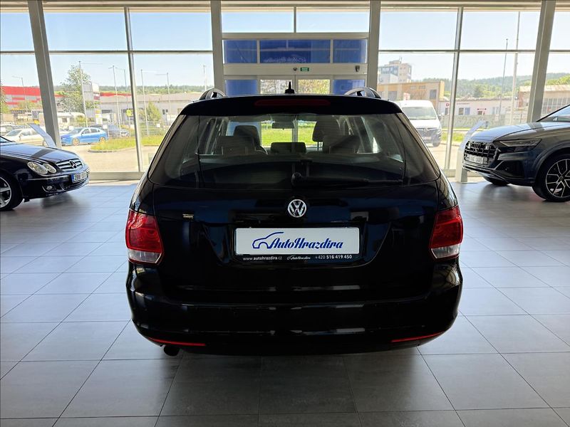 Volkswagen Golf 1,6   77kW,2.MAJITEL - fotka 5 z 22