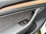 Tesla Model Y Performance-540PS-AWD-Berlín- - náhled 17