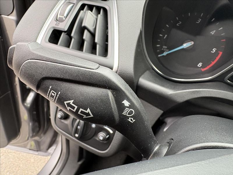 Ford Kuga 2,0 TDCi 120kW 4x4,Individual - fotka 9 z 41