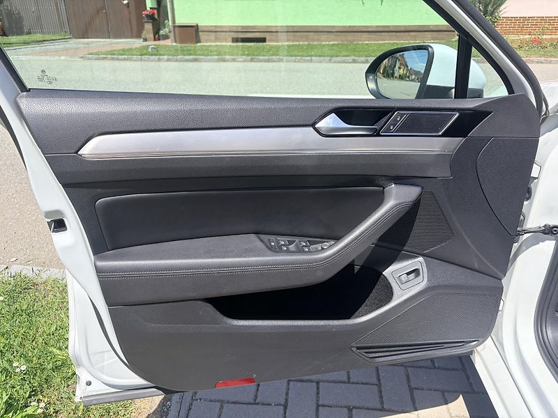 Volkswagen Passat 2.0TDI 110KW HIGHLINE DSG LED - fotka 8 z 46