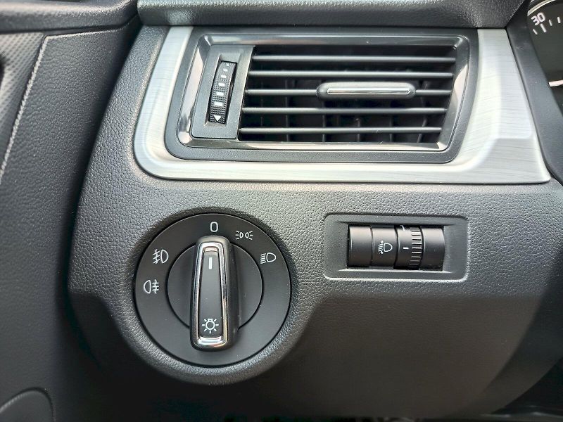 Škoda Rapid (2015) 1.2TSI 81KW AMBITION - fotka 23 z 30