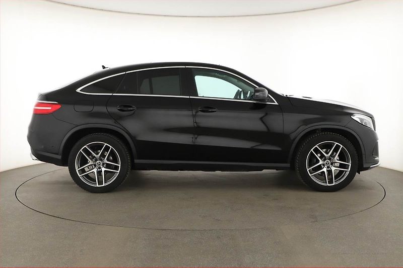 Mercedes-Benz GLE (2019) 350 d 4MATIC - fotka 6 z 21