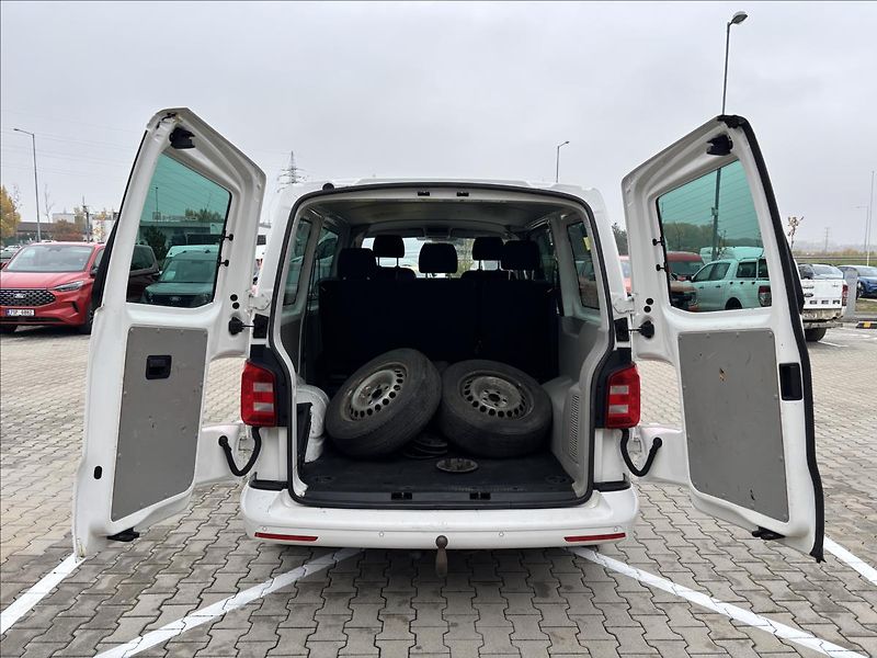 Volkswagen Transporter 2,0 TDi 110 kW - fotka 10 z 26