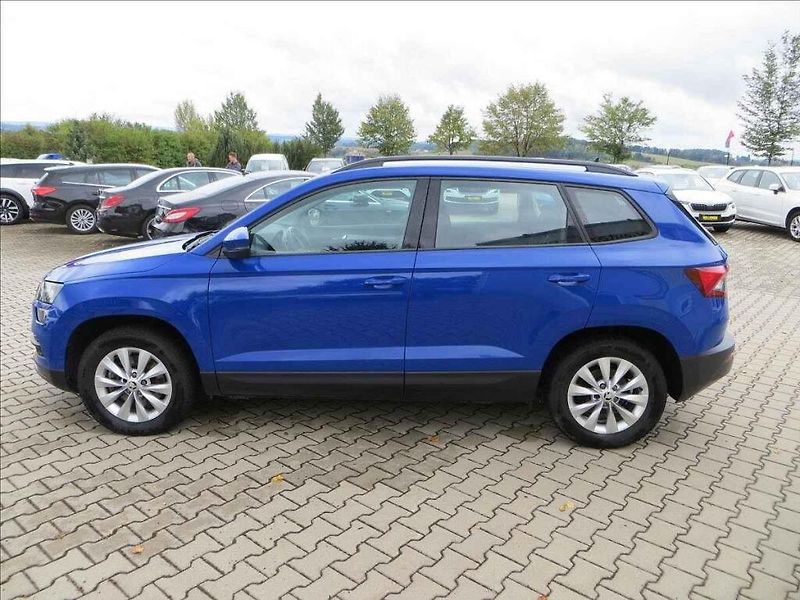 Škoda Karoq patří k nejoblíbenějším autům v ČR.
