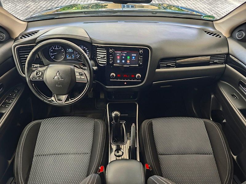 Mitsubishi Outlander (2021) 2.0 Mivec Diamant 2WD Kamera - fotka 7 z 44