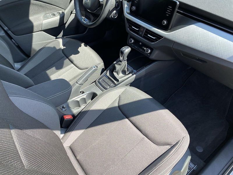 Škoda Kamiq (2022) 1.0 TSI DSG Ambition - fotka 8 z 31