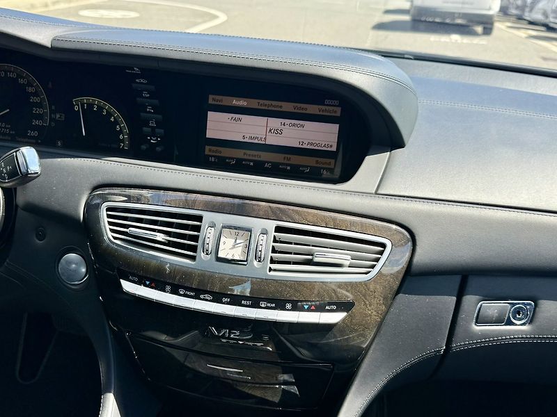 Mercedes-Benz CL (2008) 600 - fotka 21 z 45