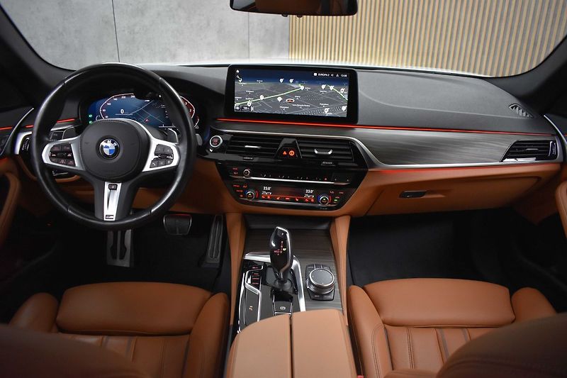 BMW Řada 5 530d xDrive ///MPAKET*ACC*DPH* - fotka 8 z 44