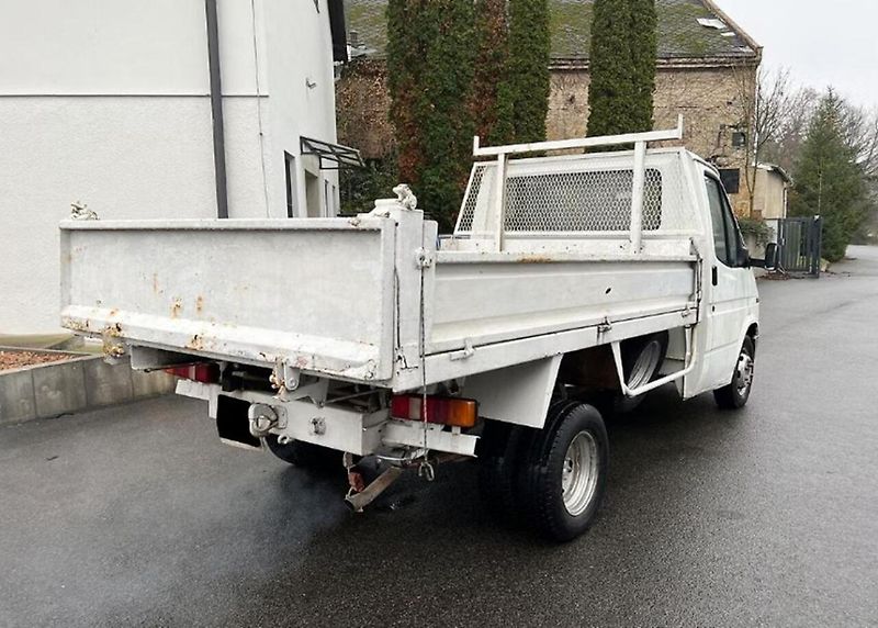 https://www.tipcars.com/uzitkove/ford-transit/uzitkove/nafta/ford-transit-se-sklopnym-valnikem-2-5d-50kw-28492066.html
