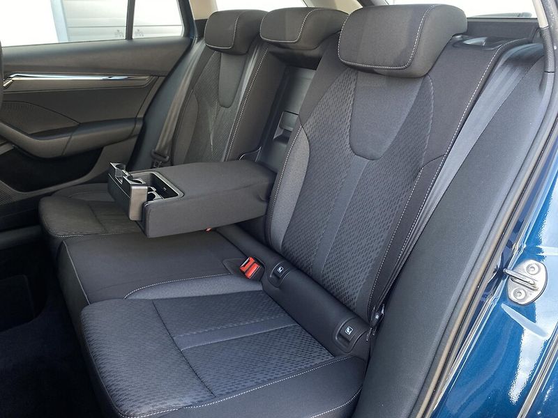 Škoda Octavia Combi 1,0 TSI 81 kW Style DSG - fotka 23 z 27