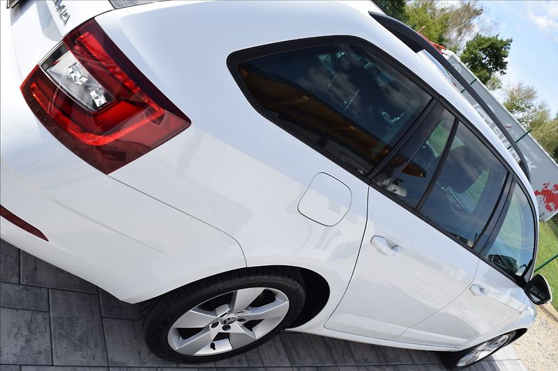 Škoda Octavia 2,0 TDI 110KW DSG NAVIGACE ALU - fotka 12 z 47