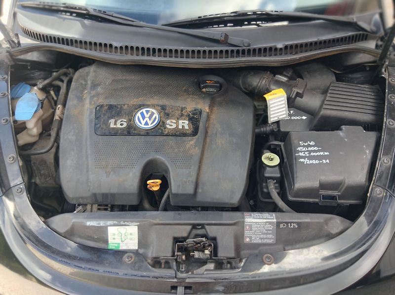 Volkswagen New Beetle 1.6i KLIMA NEHAVAROVANÉ - fotka 24 z 31