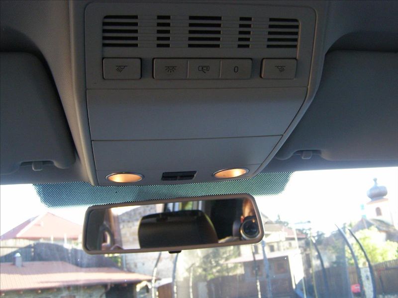 Volkswagen Multivan 2,0   2xsoupacky 180 PS - fotka 22 z 41