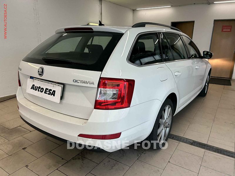 Škoda Octavia (2015) 1.6 TDI, 1.maj, DSG, navi - fotka 2 z 3