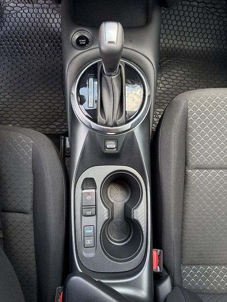 Nissan Juke 1.6l Hybrid 69 kW - fotka 22 z 26