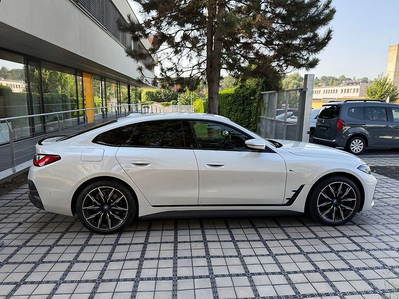 BMW Ostatní eDrive 40 LASER H&K HUD Mpaket - fotka 44 z 45