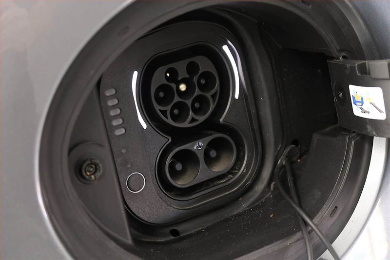 Fiat 500e (2021) 42 kWh, SoH 91%, Automat - fotka 21 z 22