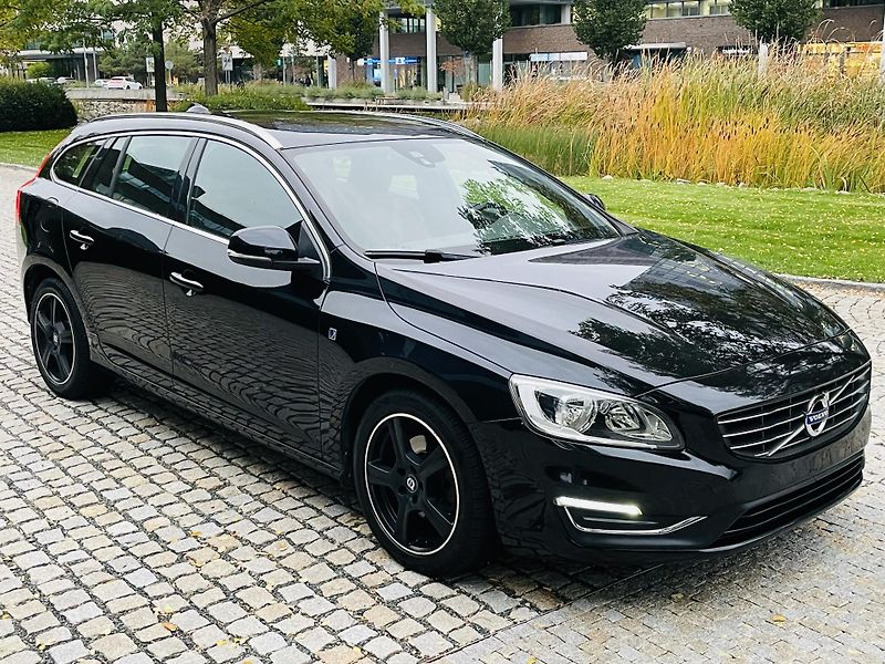 Volvo V60 2.0D 5VÁLEC AUT OCEAN RACE - fotka 8 z 41