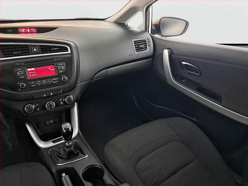 Kia Ceed (2017) 1.4 CRDi, Serv.kniha, Tempomat - fotka 8 z 16
