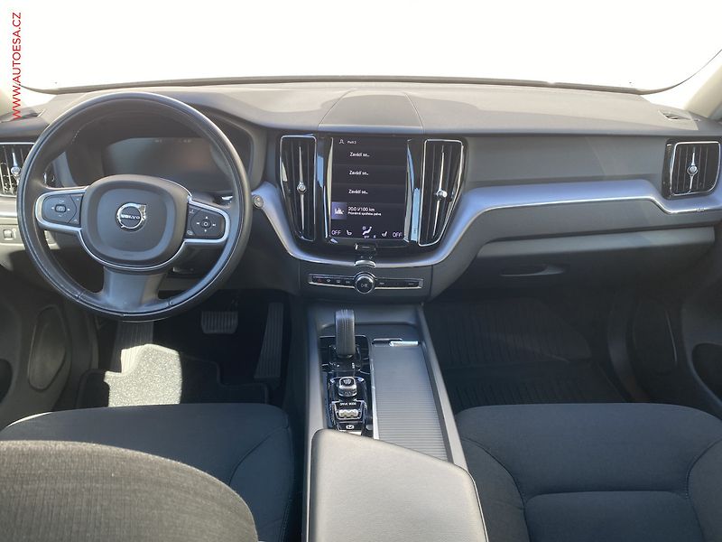 Volvo XC60 (2020) 2.0 D 4x4, ČR, servis.kniha - fotka 8 z 22