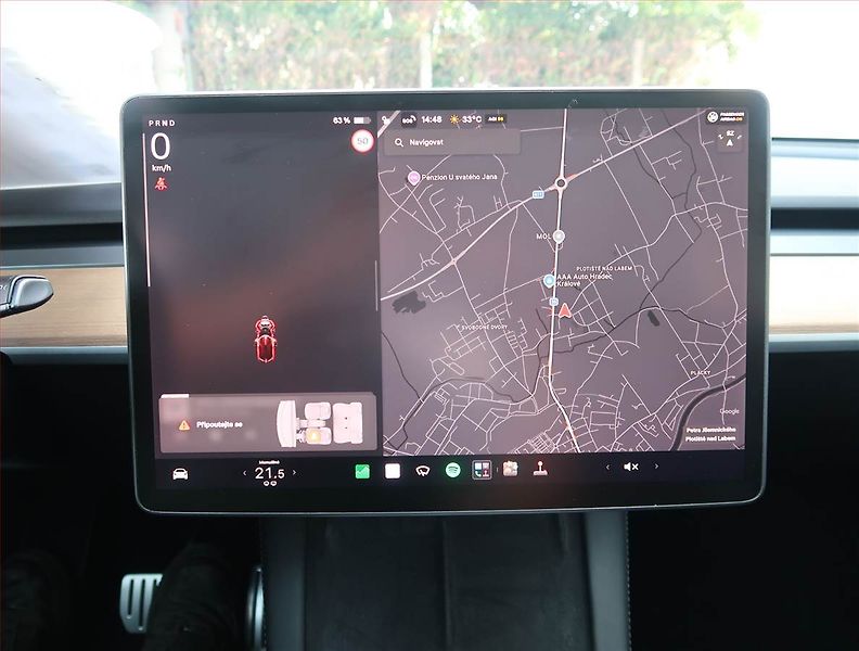 Tesla Model Y (2022) Performance 79kWh, SoH 92% - fotka 15 z 21