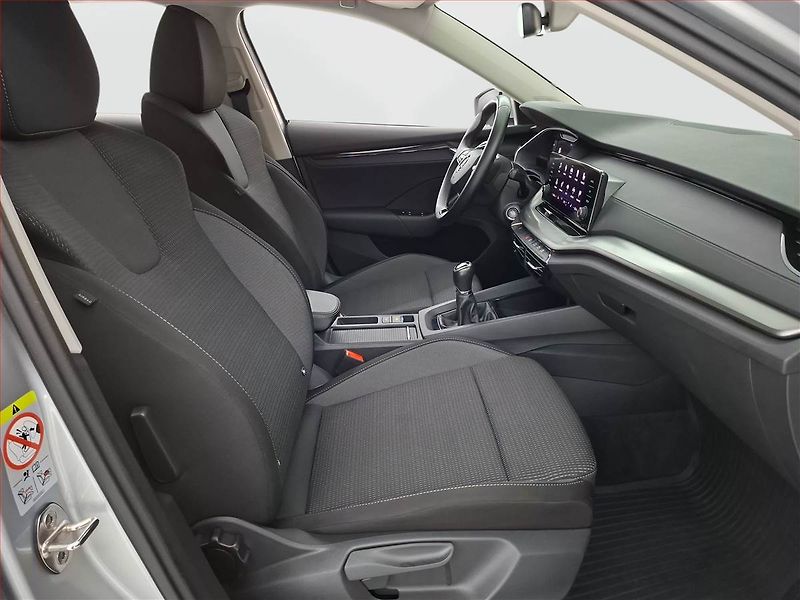 Škoda Octavia (2023) Ambition 2.0 TDI, ČR,1.maj - fotka 9 z 18
