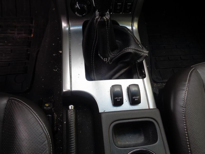 Nissan Navara 2,5 DCI - fotka 8 z 14