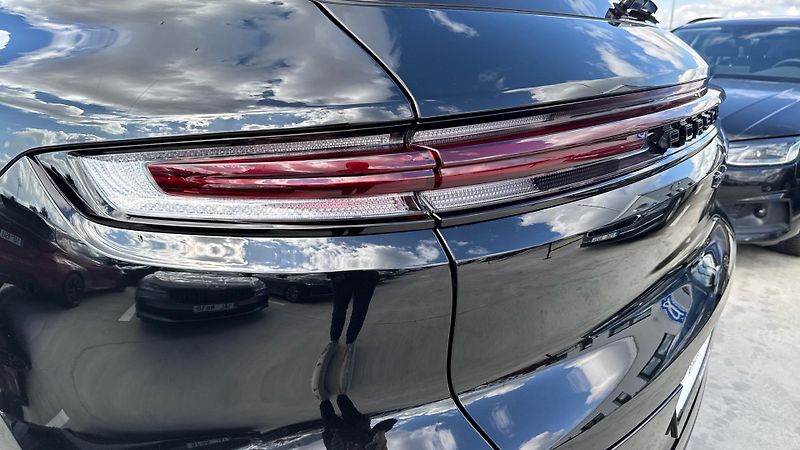 Porsche Cayenne Turbo E-Hybrid - fotka 14 z 25