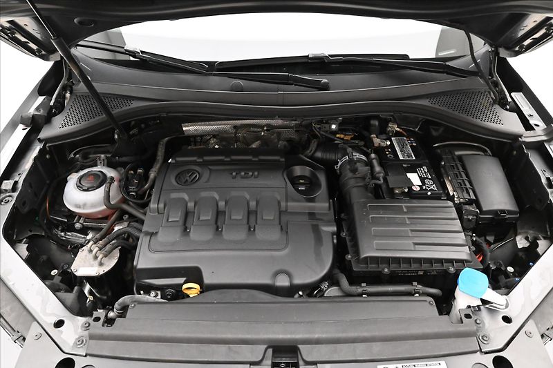 Volkswagen Tiguan 2,0 TDI 110 kW DSG iQ.DRIVE Zá - fotka 9 z 30