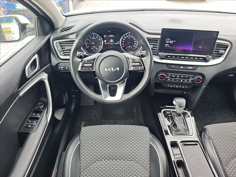 Kia XCeed 1,5 T-GDI 103kW 7DCT automat - fotka 16 z 21