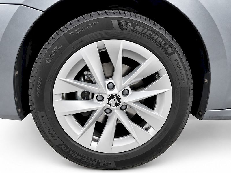 Škoda Octavia (2025) OCT.COMBI TOP SELECTION 1,5 TS - fotka 24 z 46