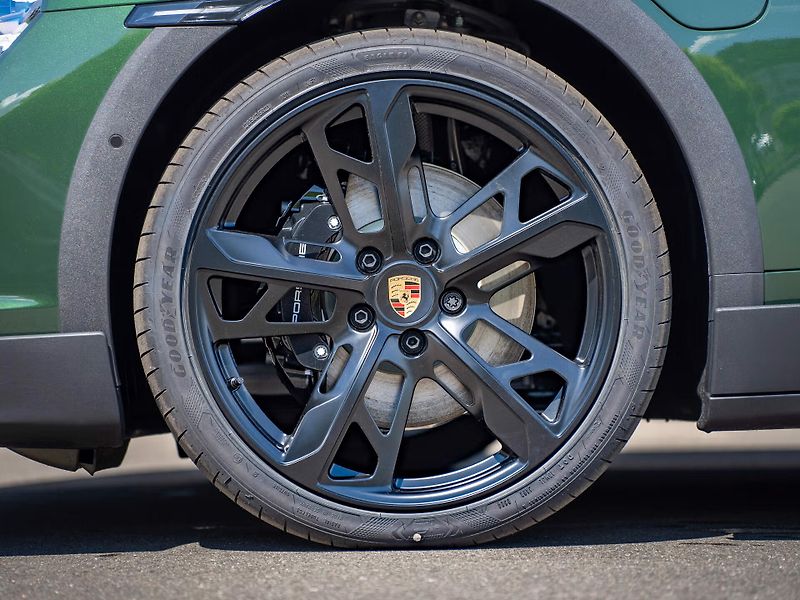 Porsche Taycan 4 Cross Turismo 360 InnoDrive - fotka 11 z 11
